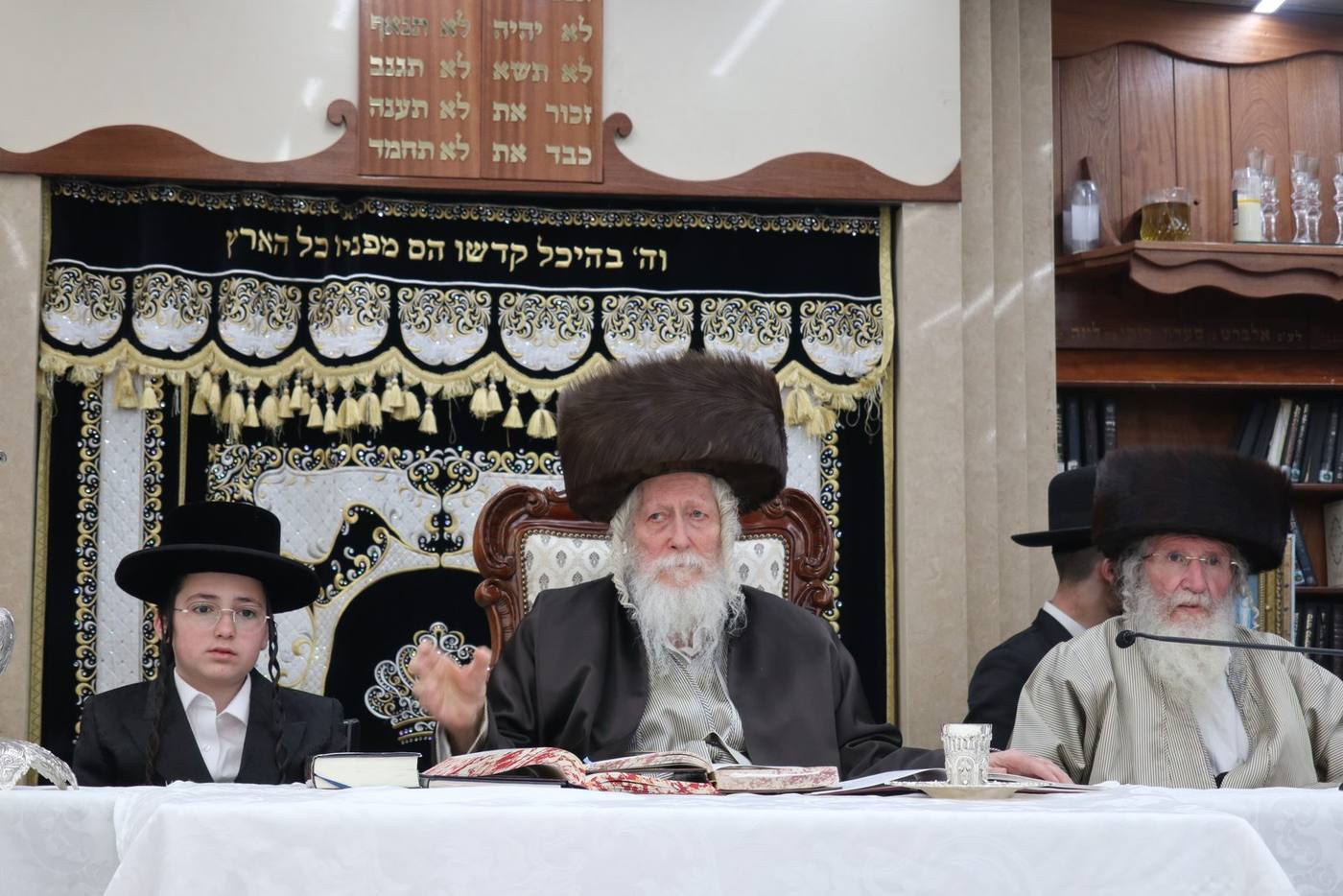 מעמד סעודת הבר מצווה לנכד זקוניו של מורינו הרב שליט"א