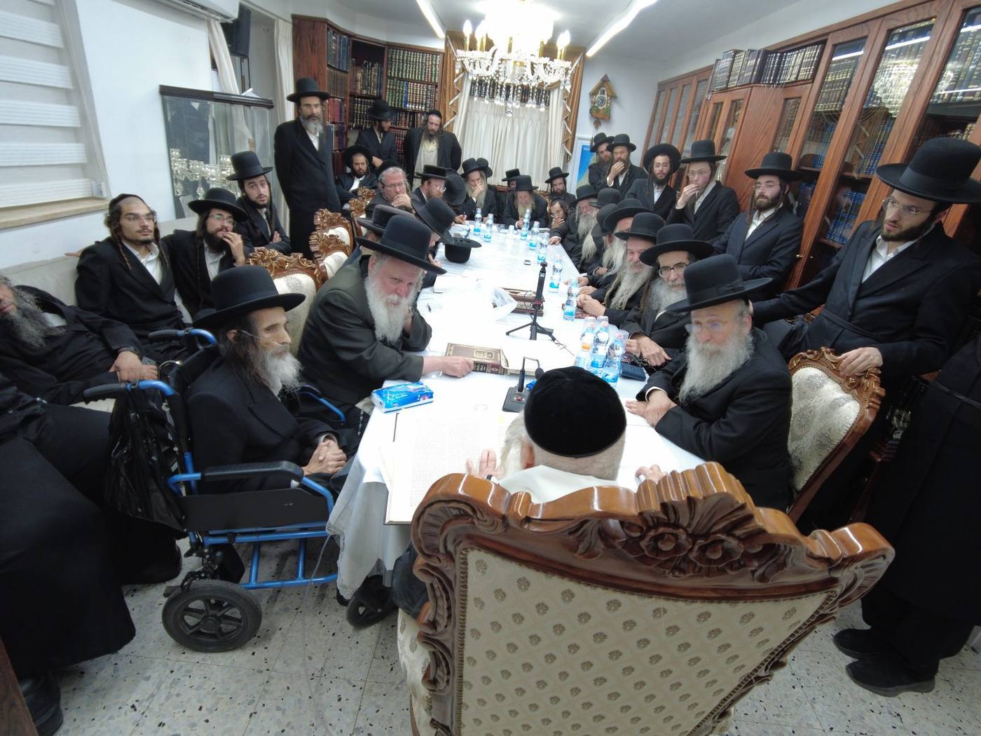 כינוס חירום והקמת ארגון 'גב חזק' בהשתתפות מורינו הרב שליט"א