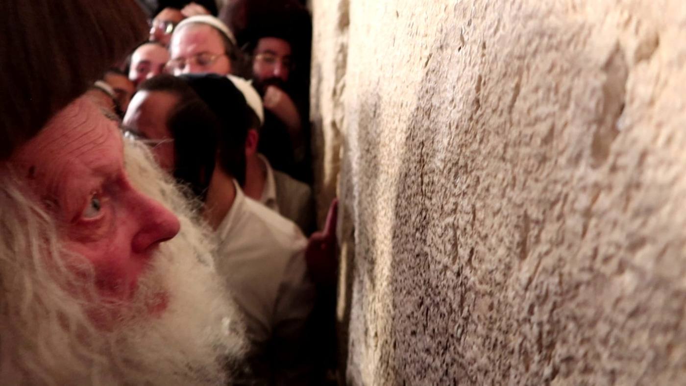 מורינו הרב שליט"א בעליה לרגל לכותל המערבי