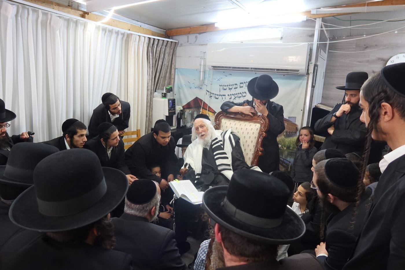 ניחום אבלים בקודש פנימה
