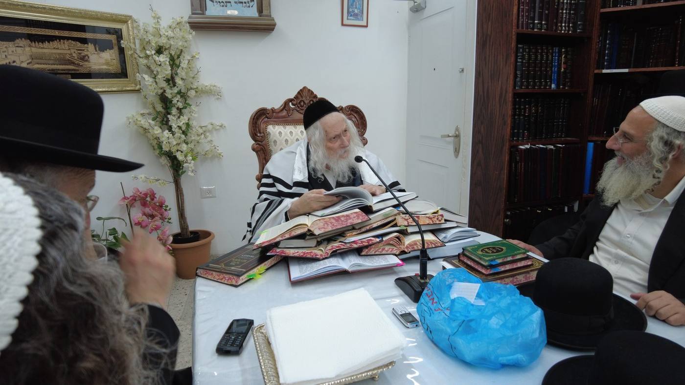 חבורת בני הנערים 'ביתר עילית' במעונו של מורינו הרב שליט"א