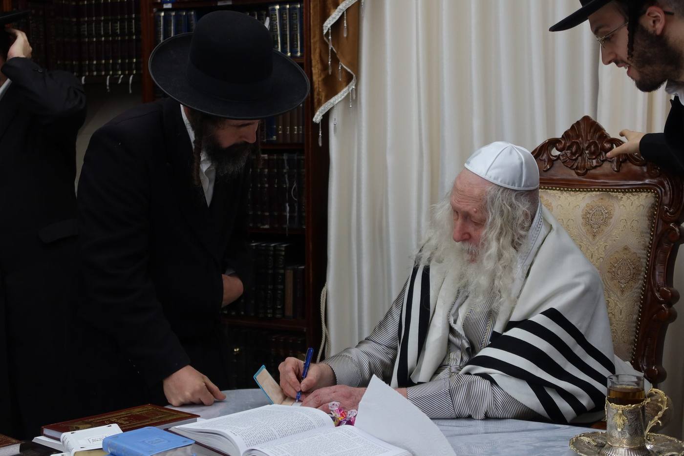 גבאי ופעילי בית המדרש בקודש פנימה