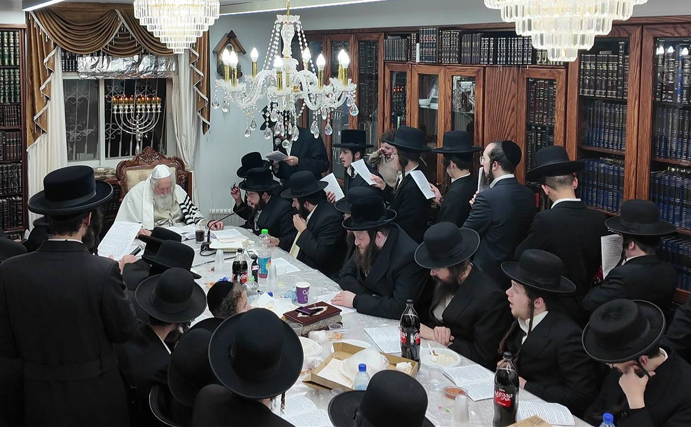 זאת חנוכה אצל מורינו הרב שליט"א
